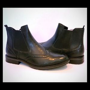 Adolfo men’s genuine Leather Boots.